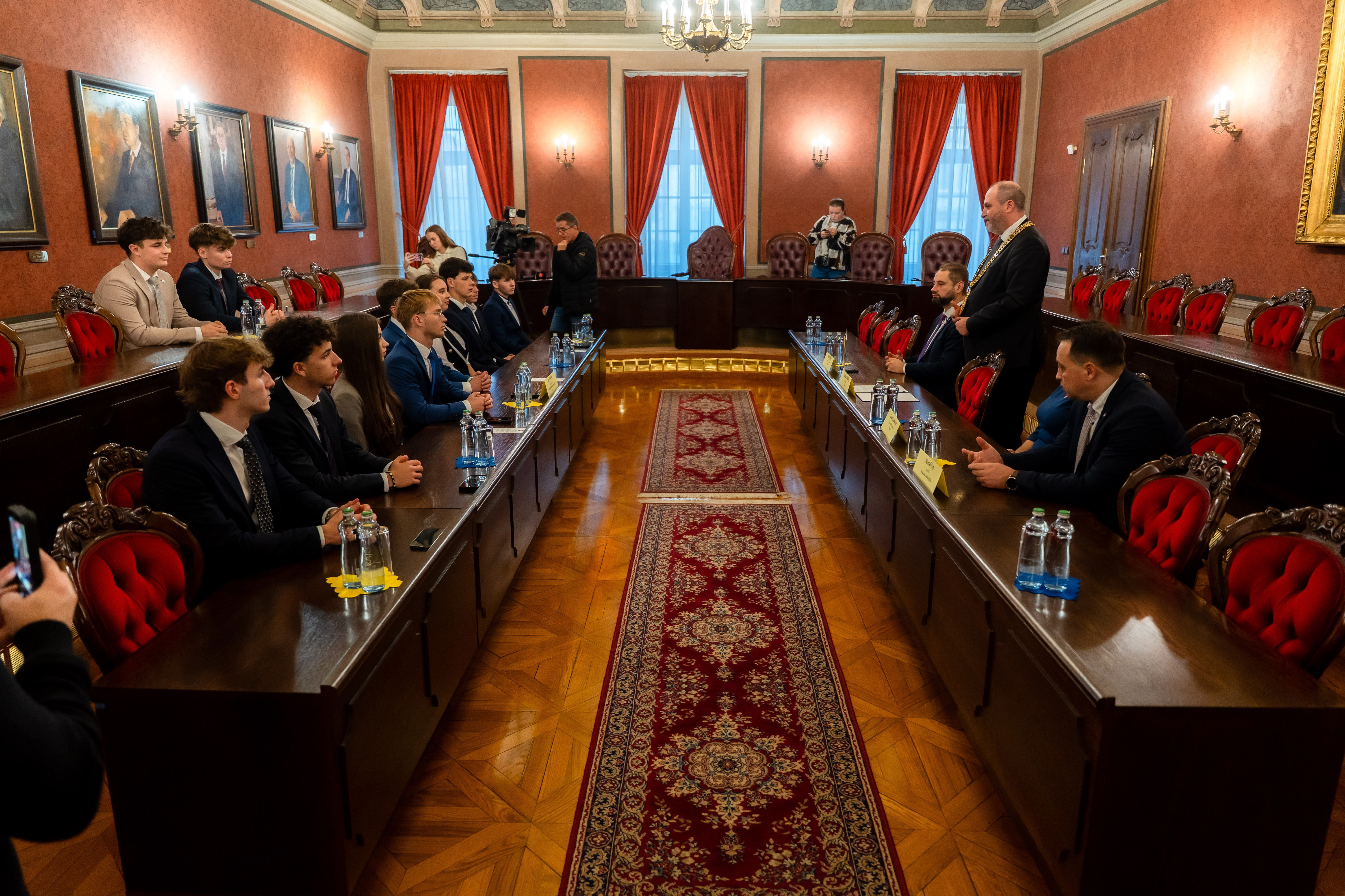 Podpis dohody o spolupraci so studentskym parlamentom-4